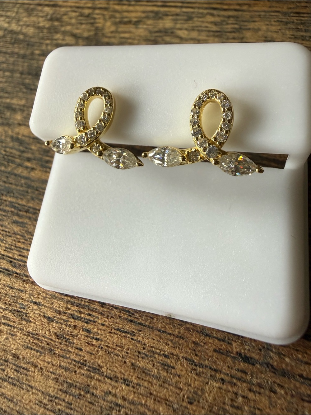Genuine Moissanite 18k G/925 Push-Back Climbers